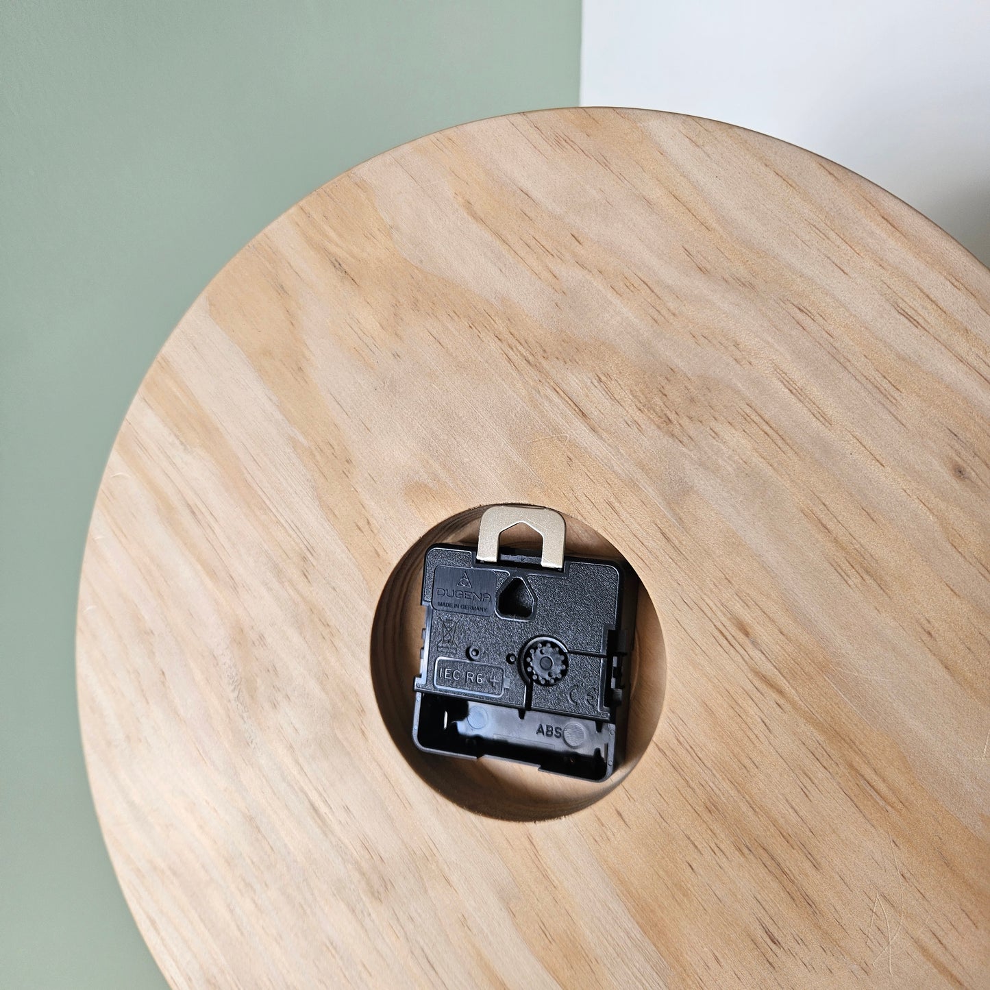 Minimalist Wooden Wall Clock with Handcrafted Ceramics | ⌀29cm - Salmon Pink