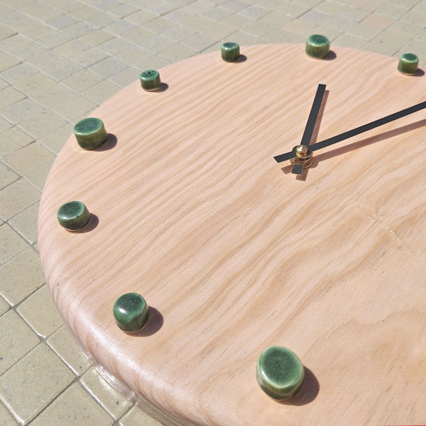 Minimalist Wooden Wall Clock with Handcrafted Ceramics | ⌀29cm - Green