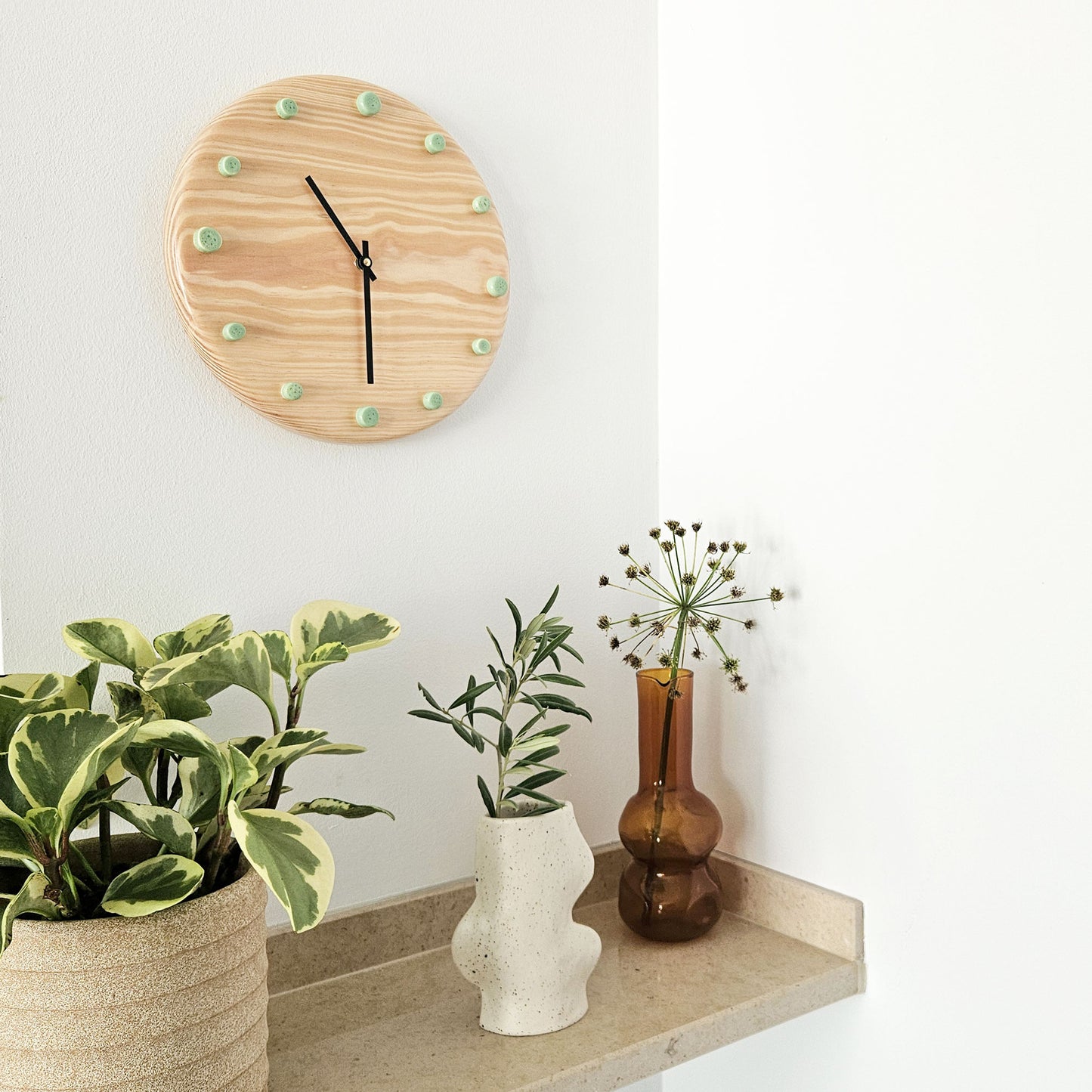Minimalist Wooden Wall Clock with Handcrafted Ceramics | ⌀29cm - Mint Green