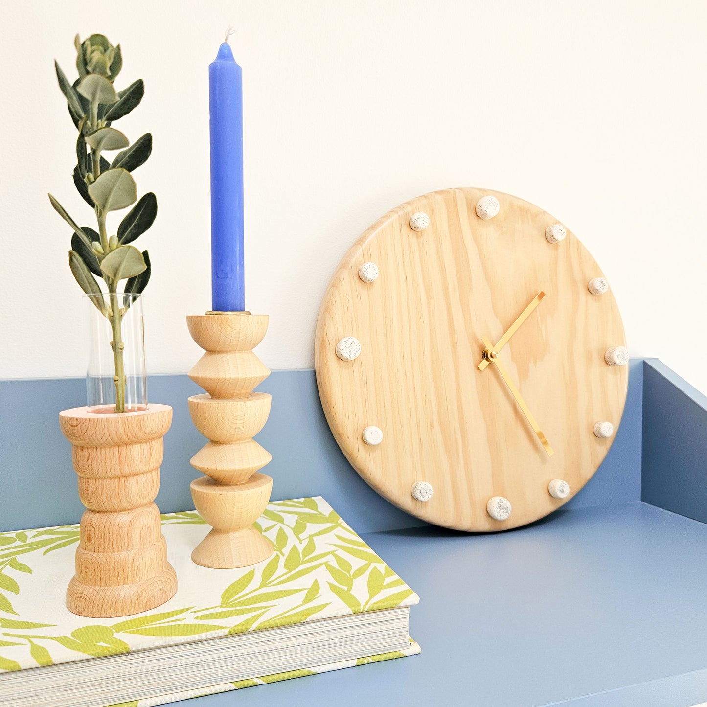 Minimalist Wooden Wall Clock with Handcrafted Ceramics | ⌀29cm - Speckled White