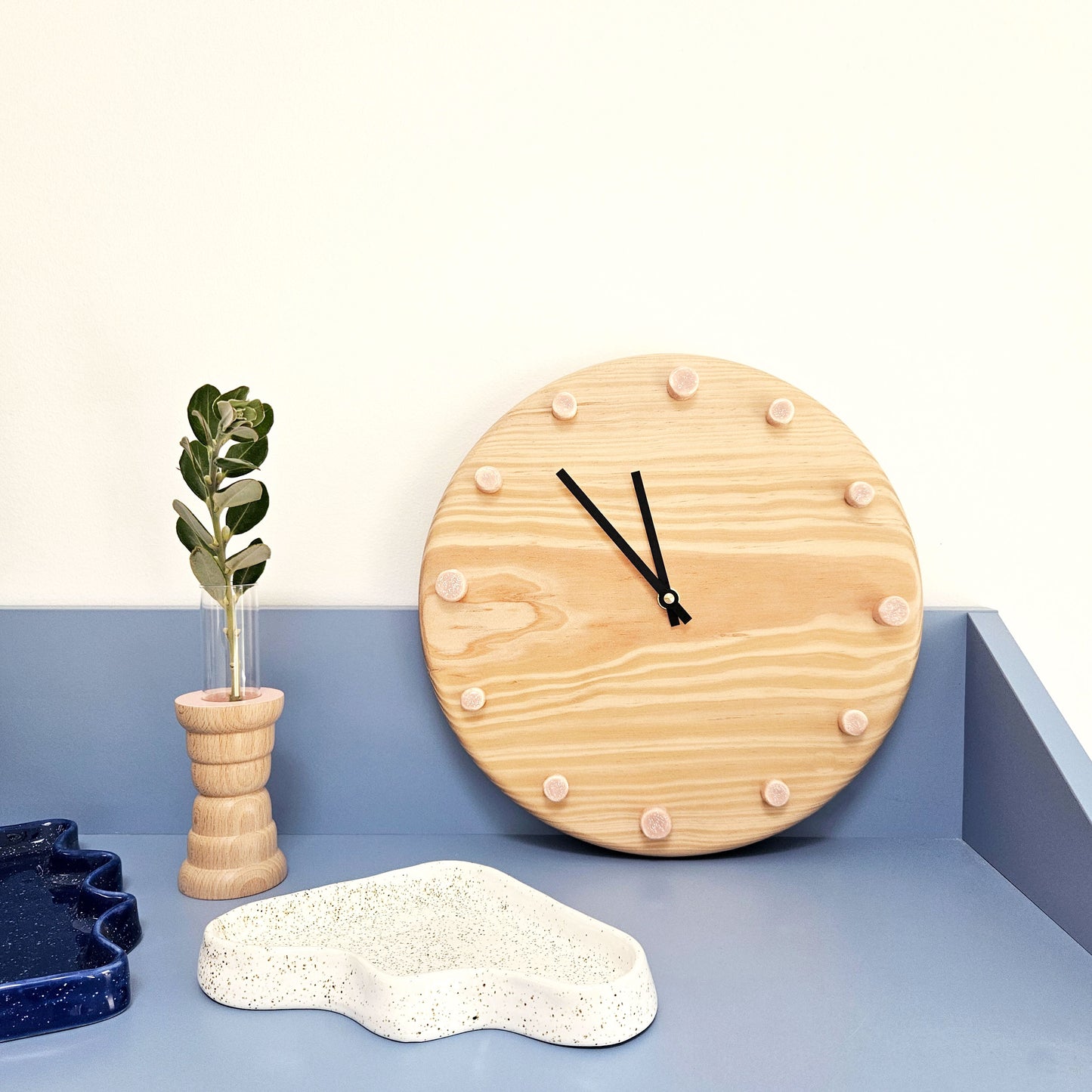 Minimalist Wooden Wall Clock with Handcrafted Ceramics | ⌀29cm - Salmon Pink