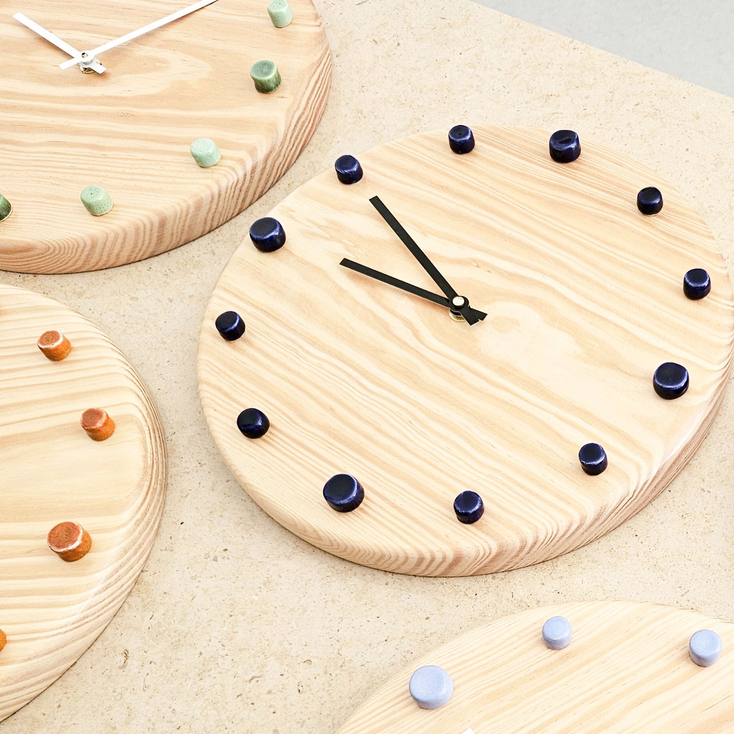 Minimalist Wooden Wall Clock with Handcrafted Ceramics | ⌀29cm - Green & Mint