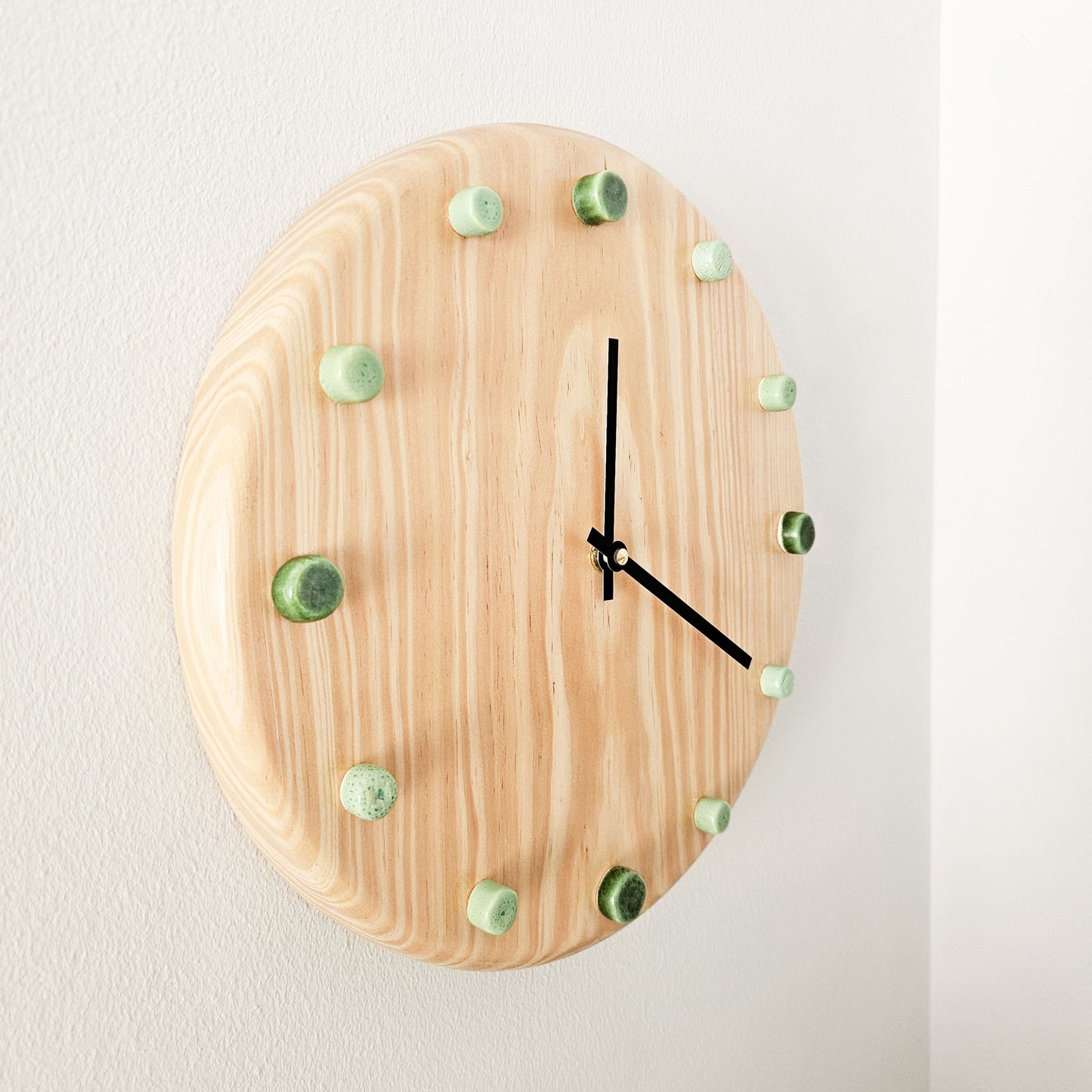 Minimalist Wooden Wall Clock with Handcrafted Ceramics | ⌀29cm - Green & Mint