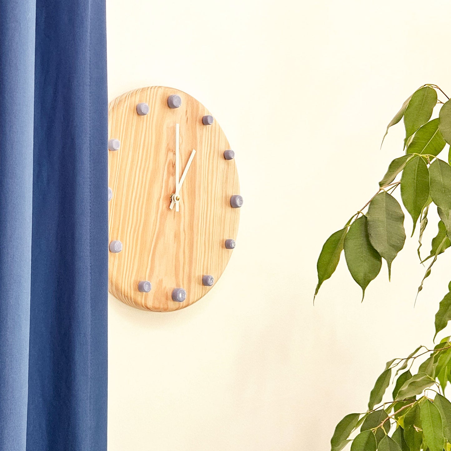 Minimalist Wooden Wall Clock with Handcrafted Ceramics | ⌀29cm - Light Blue