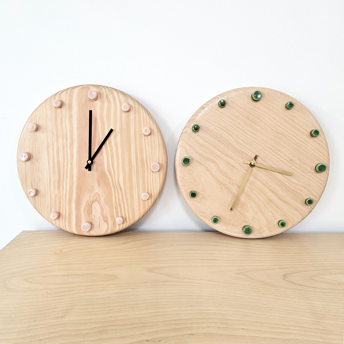 Minimalist Wooden Wall Clock with Handcrafted Ceramics | ⌀29cm - Salmon Pink