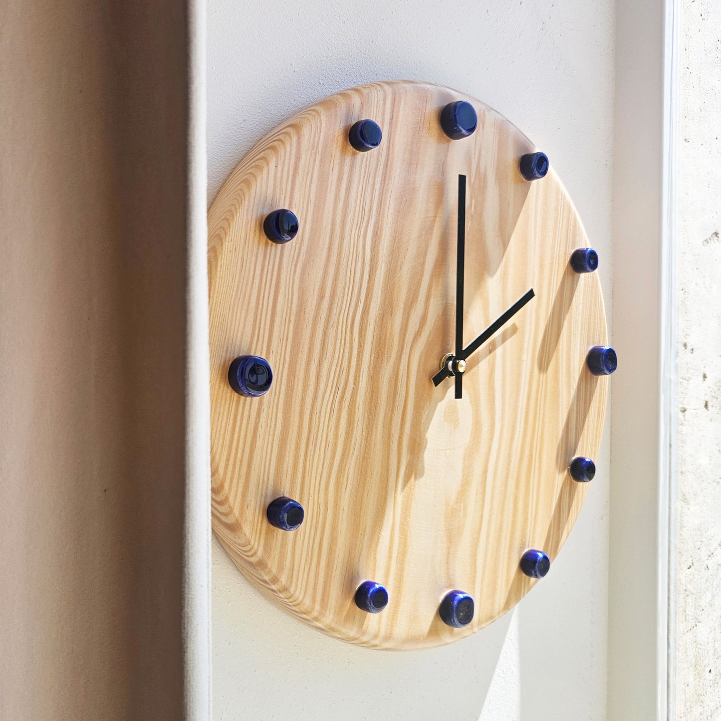 Minimalist Wooden Wall Clock with Handcrafted Ceramics | ⌀29cm - Blue