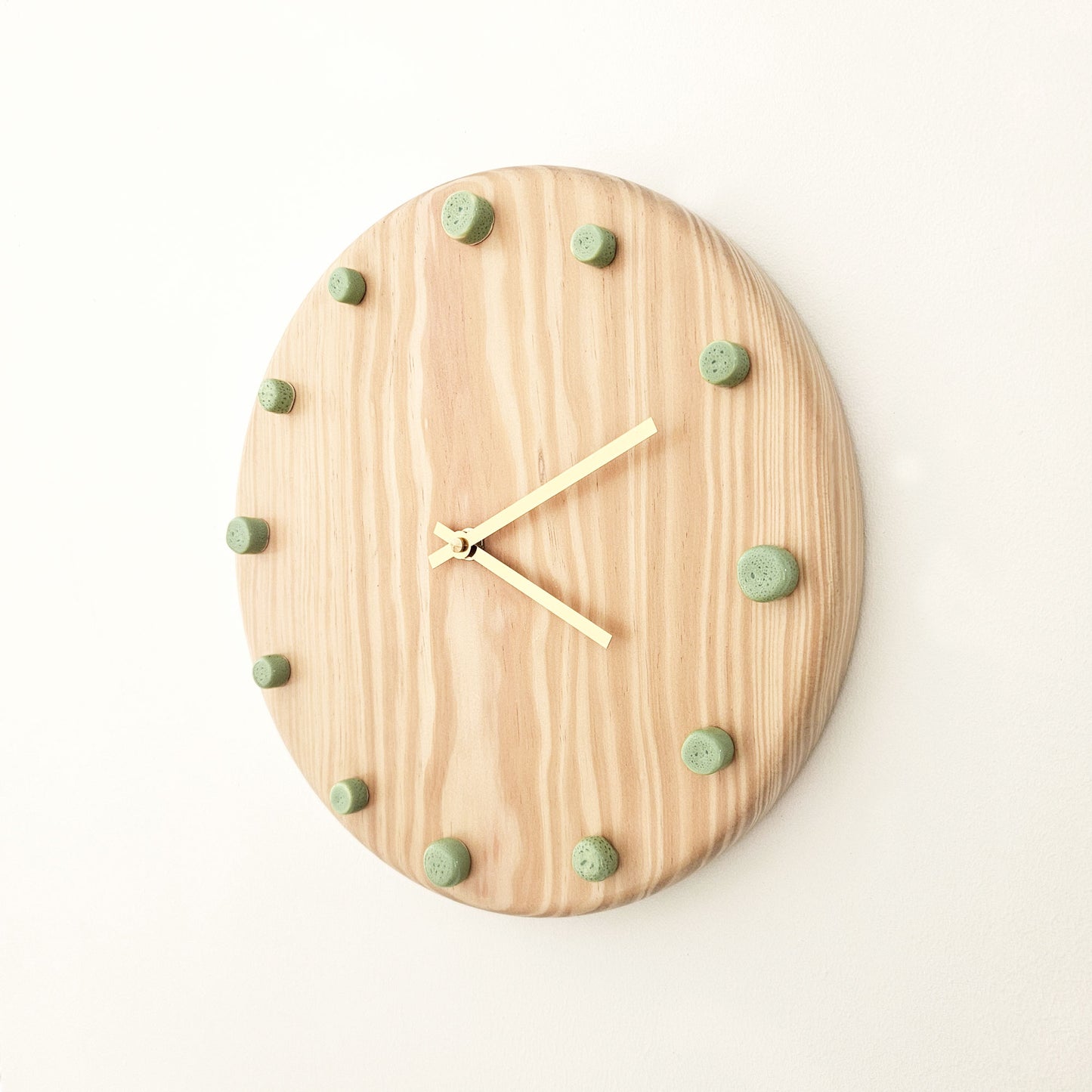 Minimalist Wooden Wall Clock with Handcrafted Ceramics | ⌀29cm - Mint Green