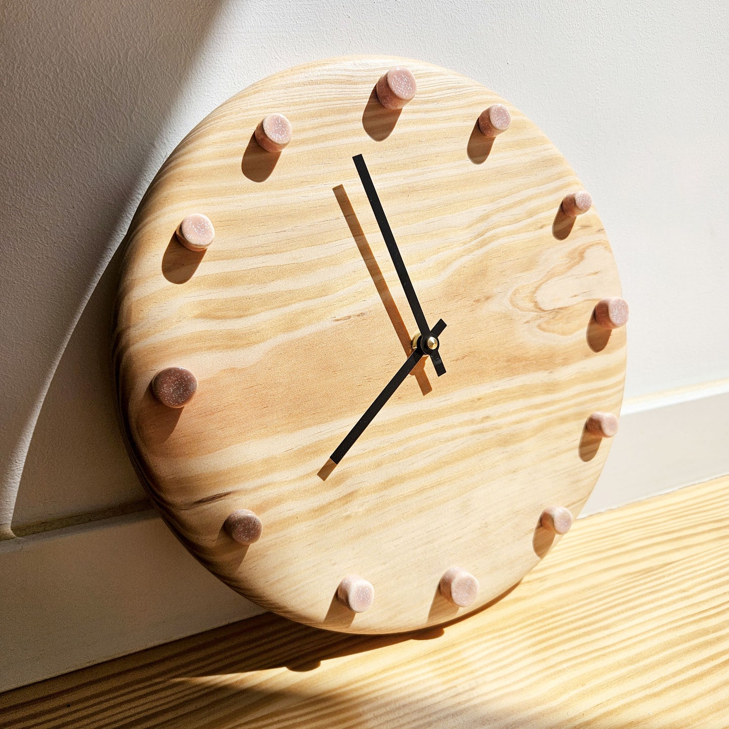 Minimalist Wooden Wall Clock with Handcrafted Ceramics | ⌀29cm - Salmon Pink
