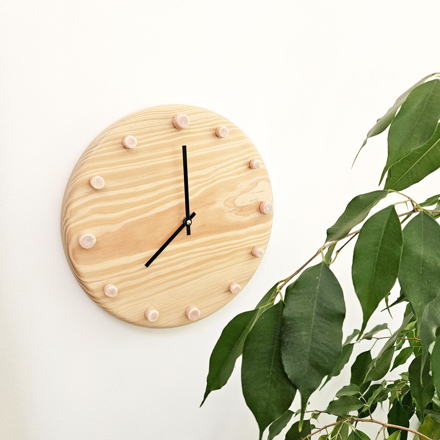 Minimalist Wooden Wall Clock with Handcrafted Ceramics | ⌀29cm - Salmon Pink