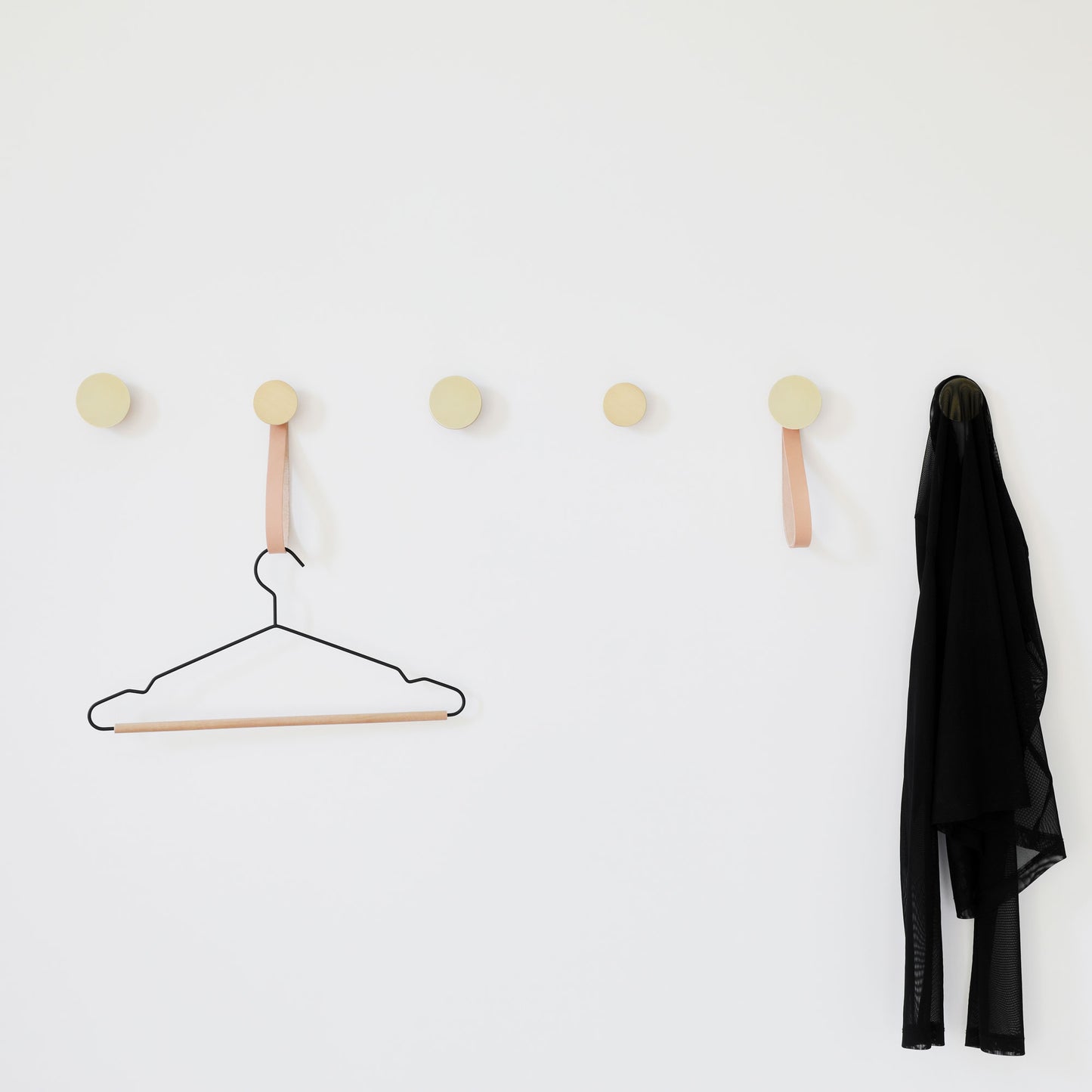 Runder Wandgarderobenhaken/-knauf aus Buchenholz und Messing